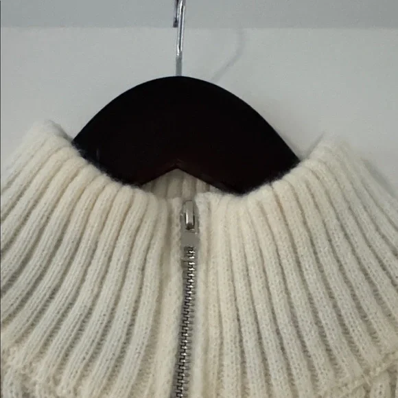 Commense Cream and Black Mock Turtleneck Sweater
19” p2p
19” length - Picture 3 of 4